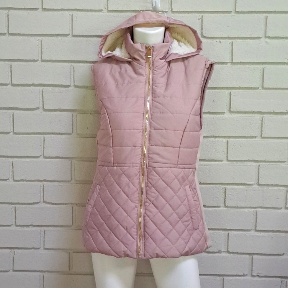 Cavalini Purplish Pink Sleeveless Hooded Fuzzy Lined Jacket. Size Small NWOT